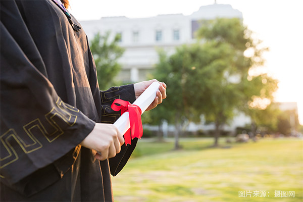 100多分能上大学么 100多分可以读什么学校