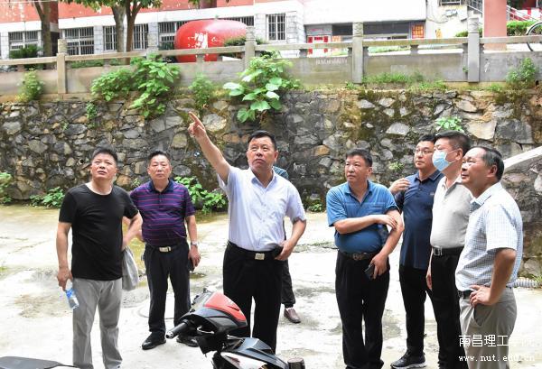 南昌理工学院校领导带队进行校园安全大检查