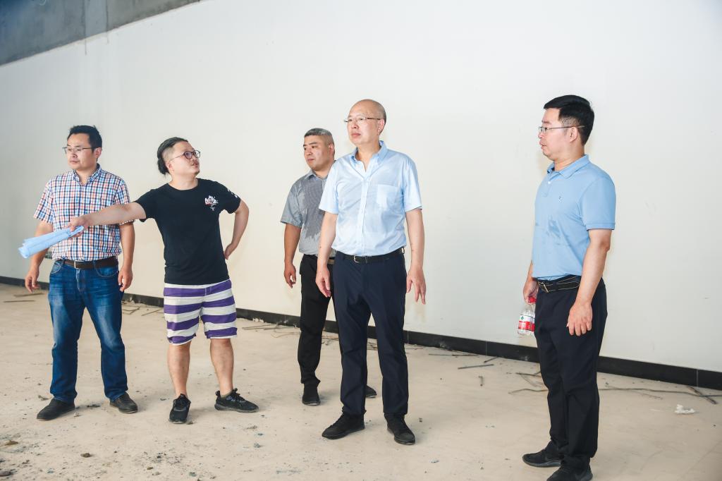 浙江机电职业技术学院校党委书记汤兆武检查指导暑期建设工程并看望慰问一线工作人员