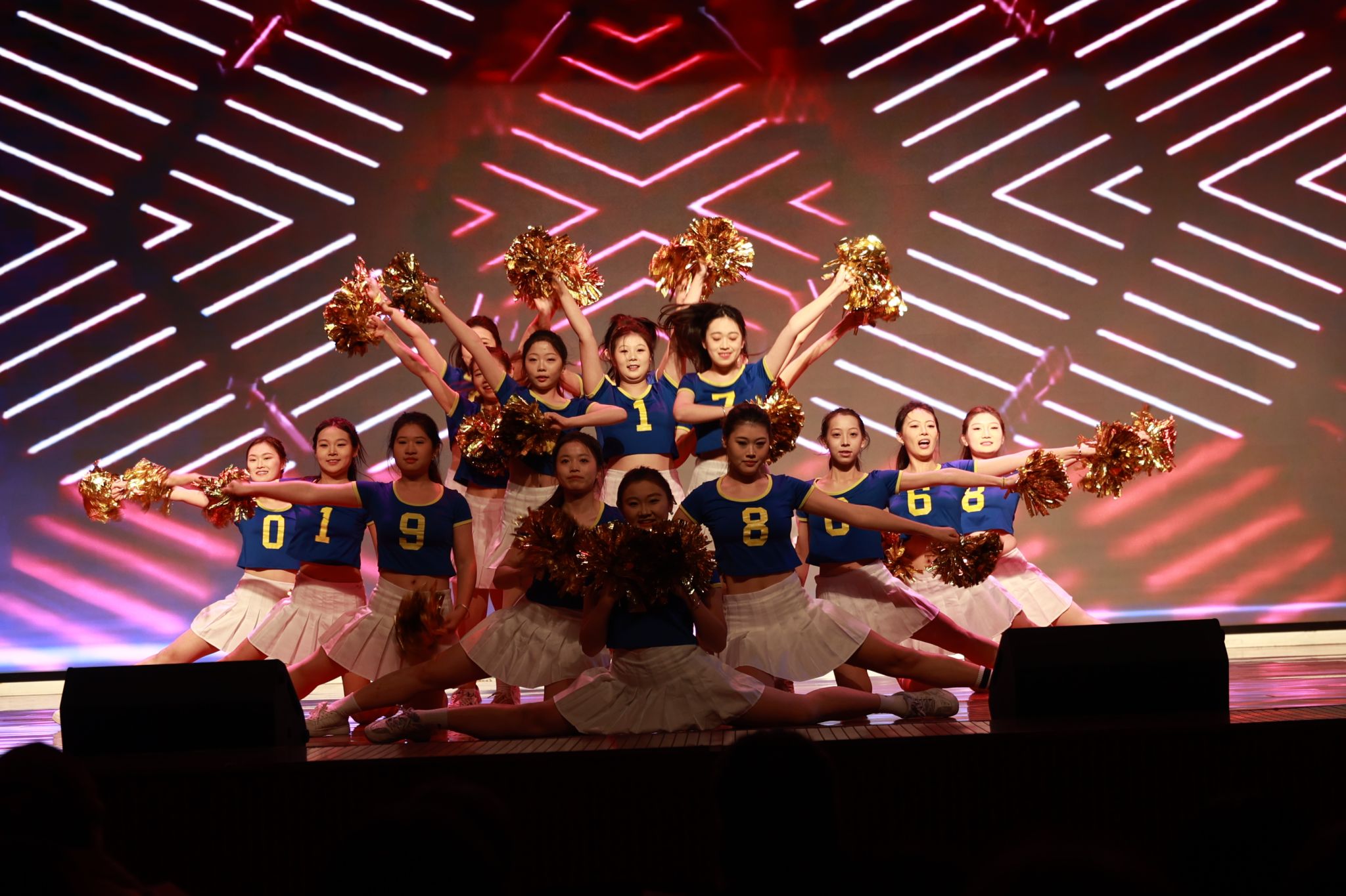 ѧԺ�ٰ��ʮһ��ѧ���������赸����