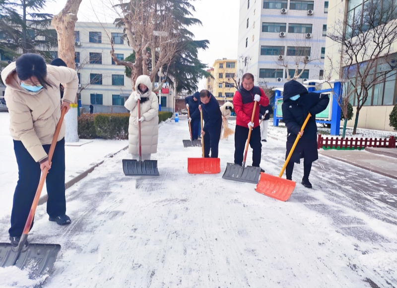 ����ý��ϵ��չ ��ɨѩ���� �ػ�ƽ����־Ը����