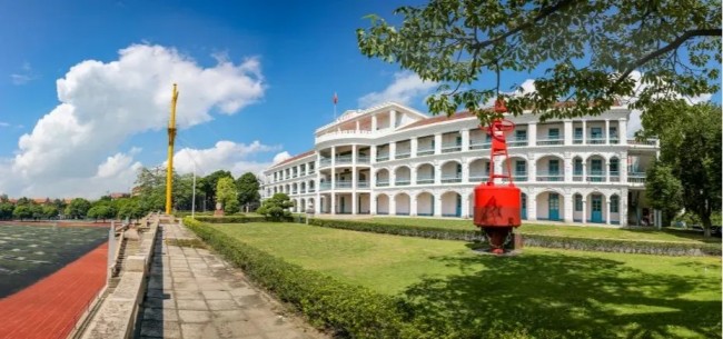 优越位置+百年学府+产教融合：福建落榜生的“三合一”本科成长平台