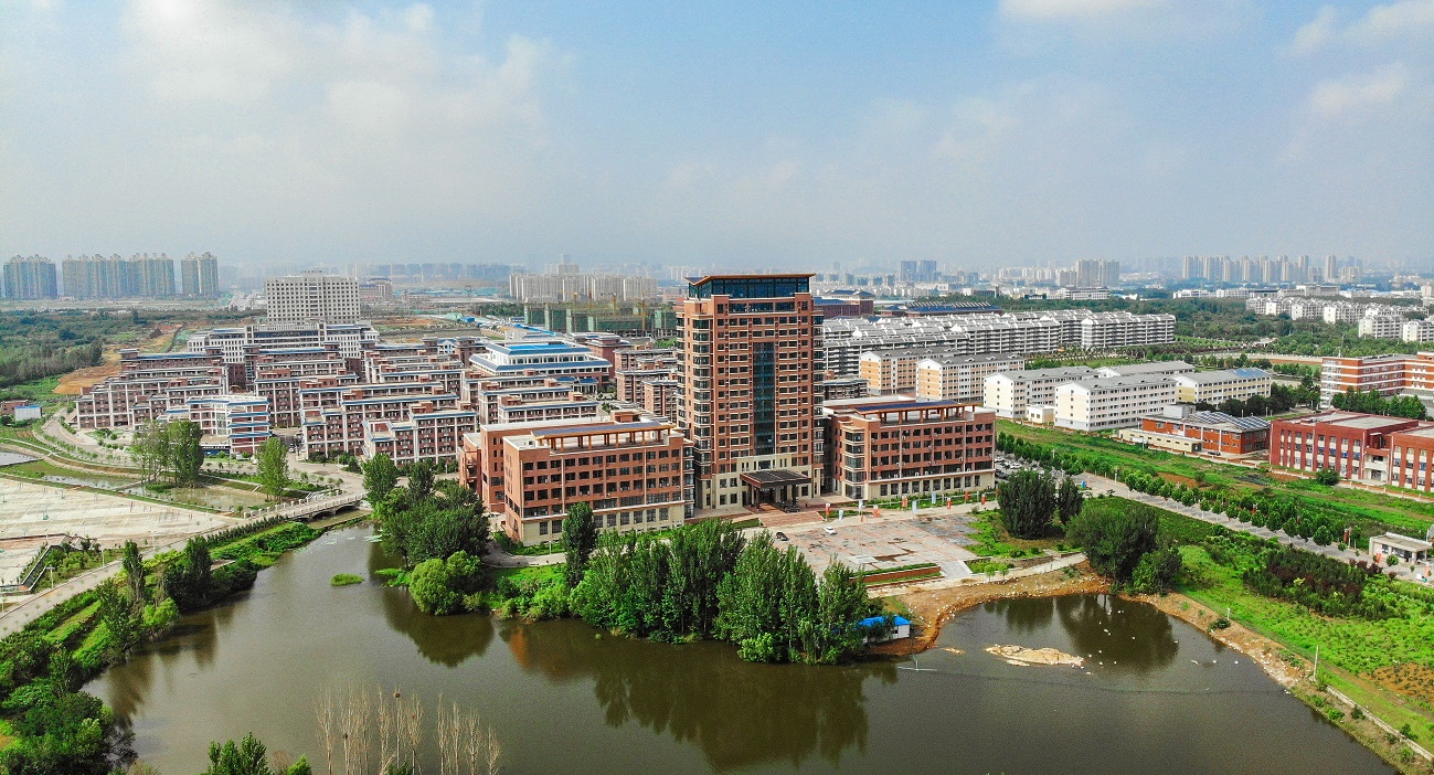 ɽ�������Ƽ�ְҵѧԺ